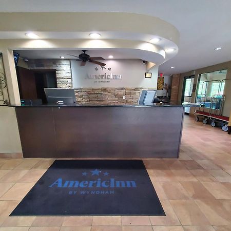 Americinn And Suites By Wyndham Delafield-Waukesha-Milwaukee Екстериор снимка