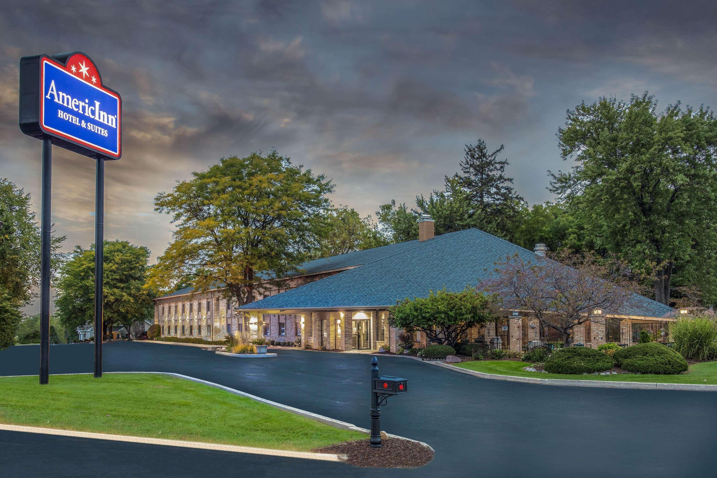 Americinn And Suites By Wyndham Delafield-Waukesha-Milwaukee Екстериор снимка