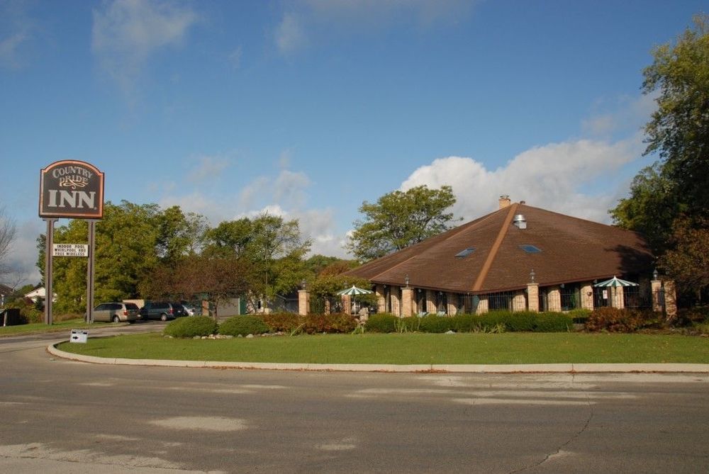 Americinn And Suites By Wyndham Delafield-Waukesha-Milwaukee Екстериор снимка